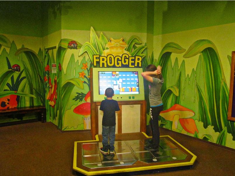 Mar. 2013-Frog Bog - Frogger Interactive Game