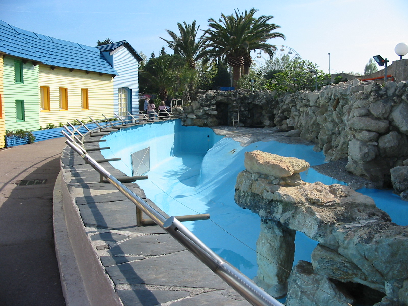 Marineland Antibes 2005 - Empty exhibit
