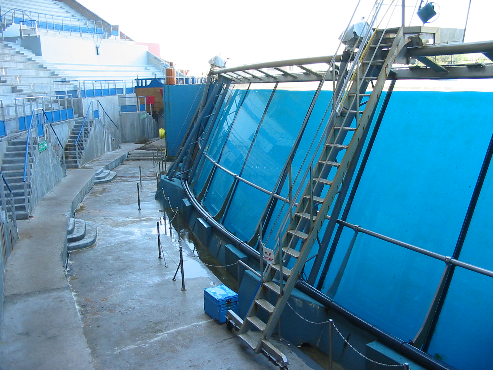 Marineland Antibes 2005 - Killer Whale Stadium viewing windows