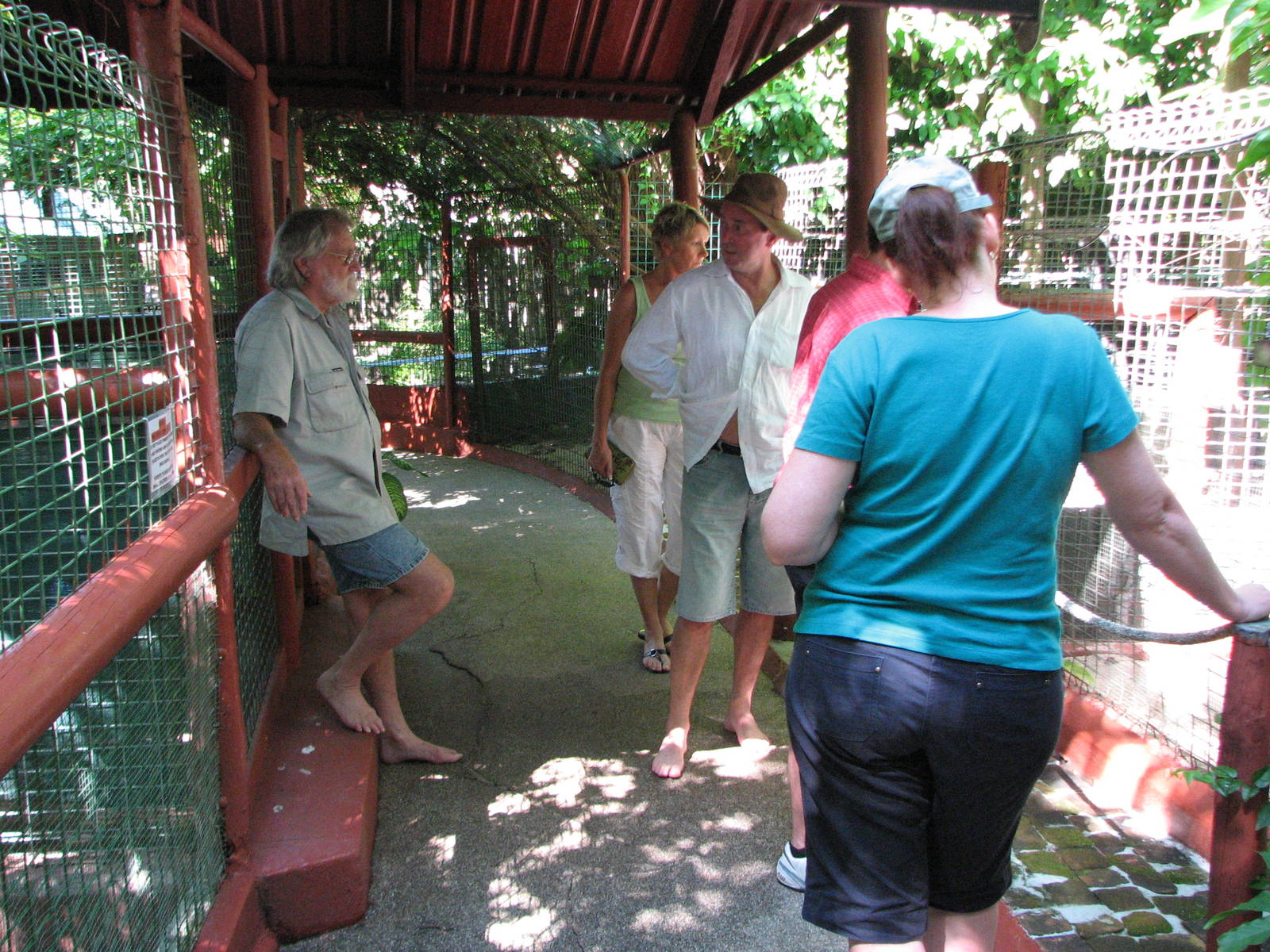 Marineland Melanesia 2007 - George Craig chats to visitors about his crocod