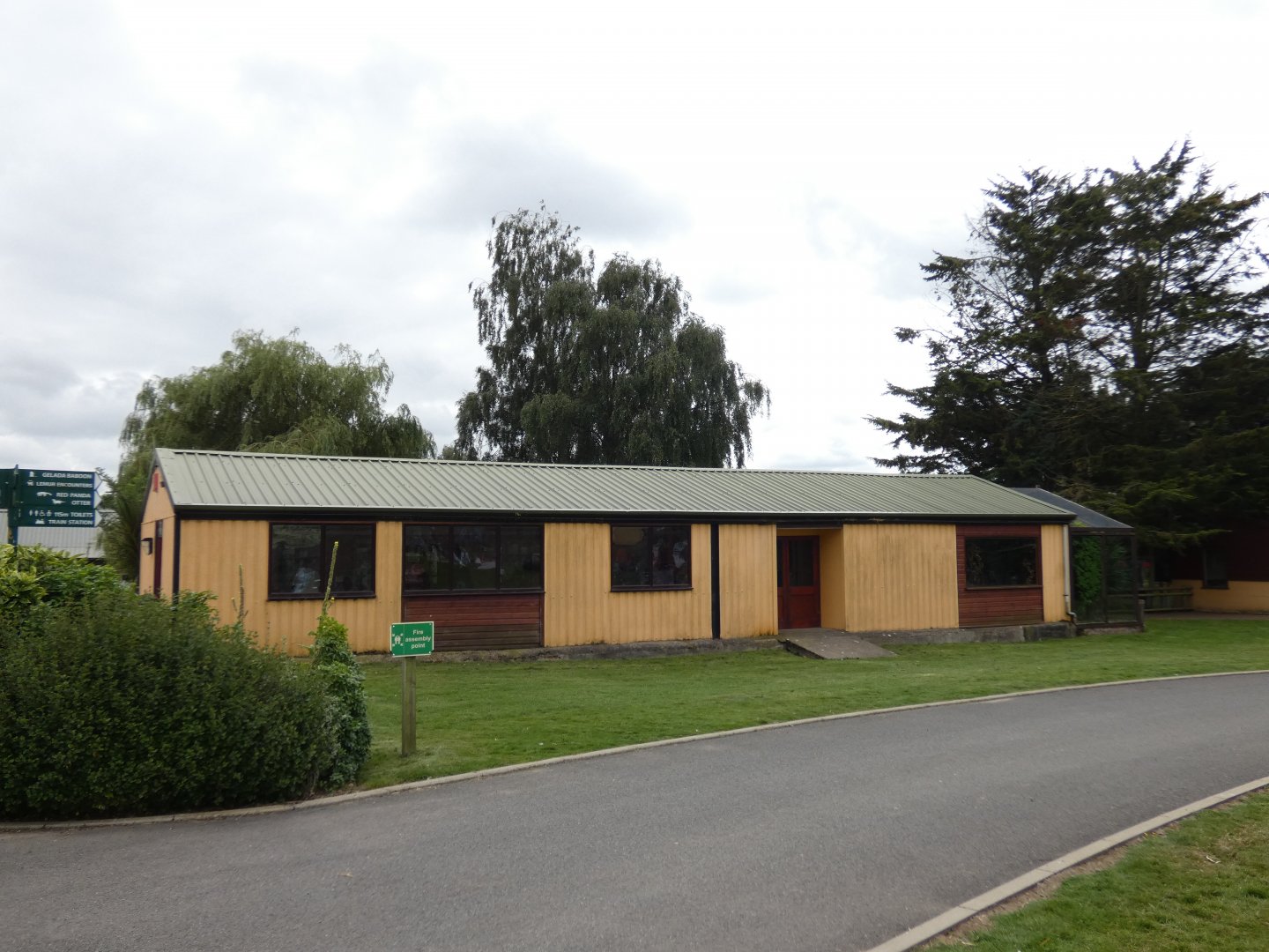 Marmoset and tamarin house