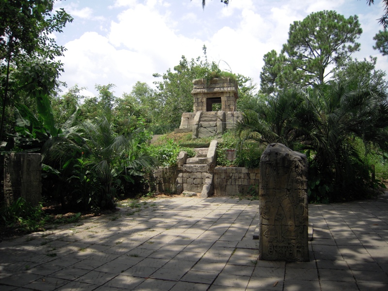 Mayan Temple - Jaguar Jungle