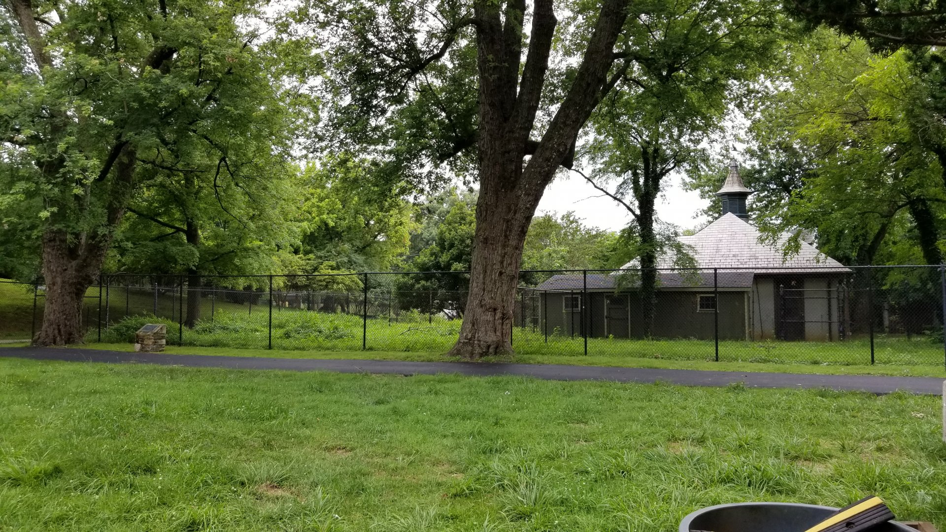MD Zoo, Main Valley - Back of crane building