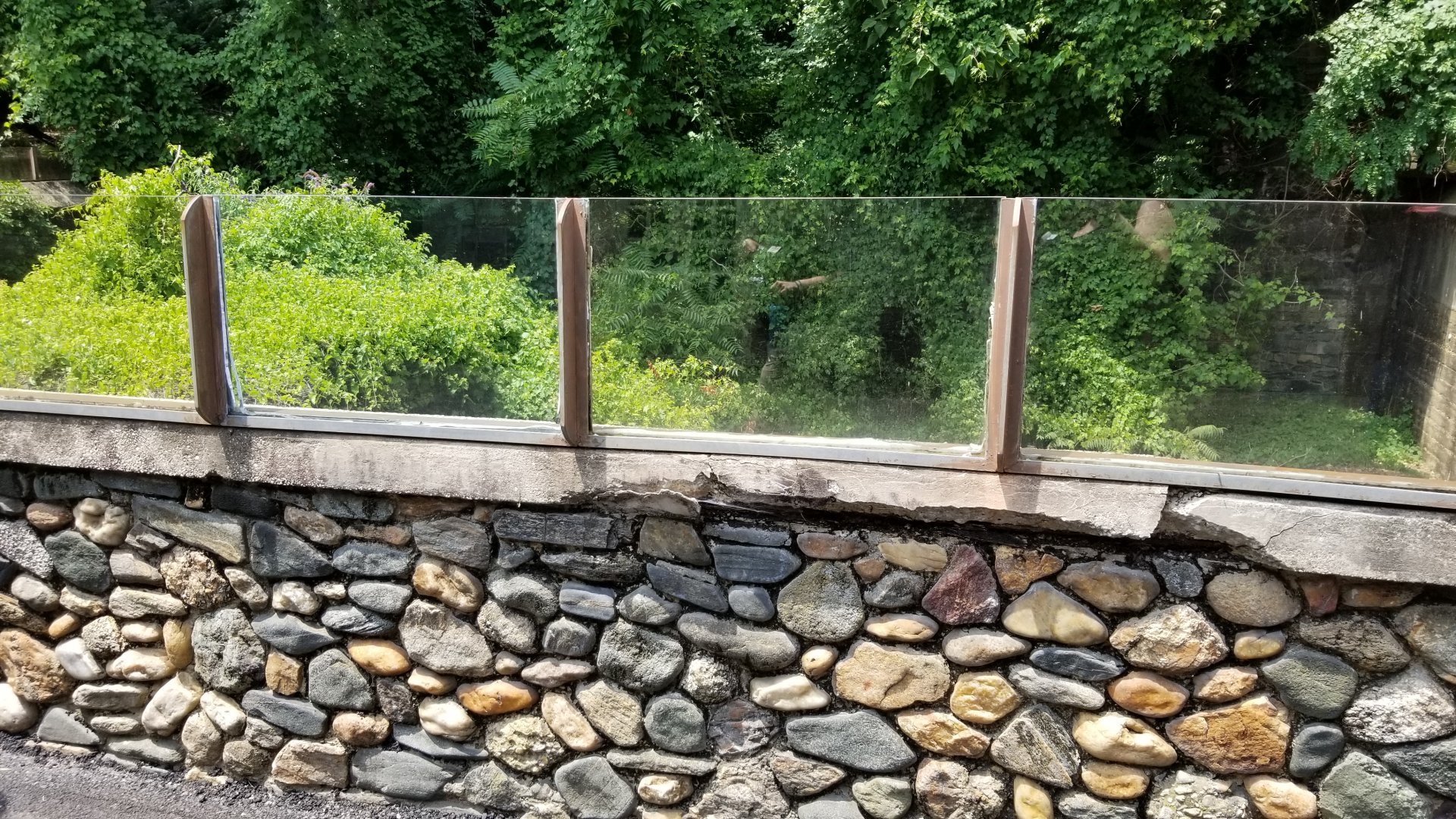 MD Zoo, Main Valley - Former polar bear exhibit