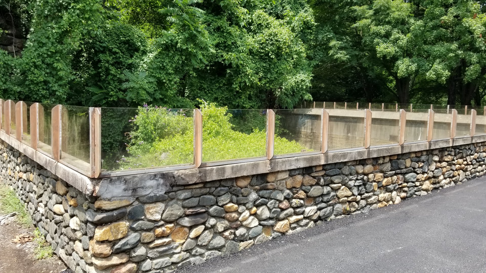 MD Zoo, Main Valley - Former polar bear exhibit