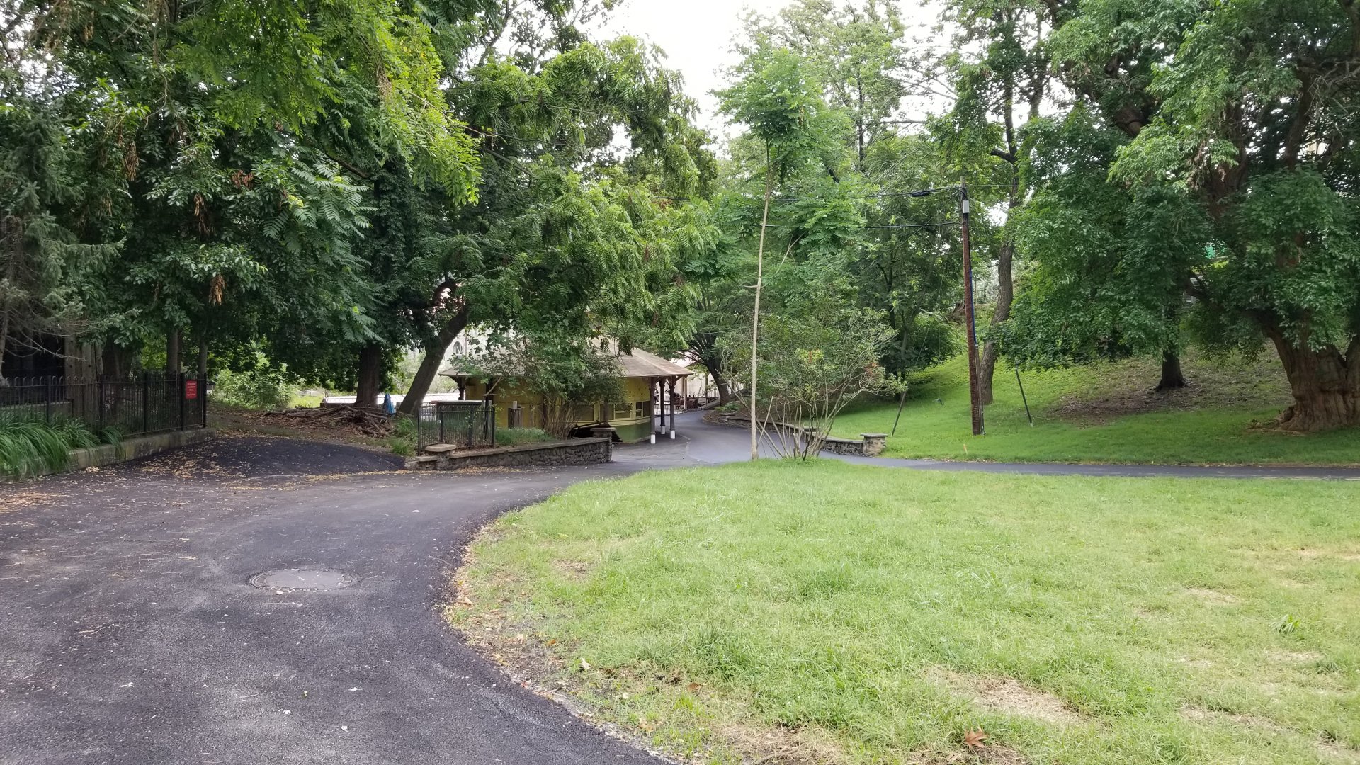 MD Zoo, Main Valley - looking back to former snack stand