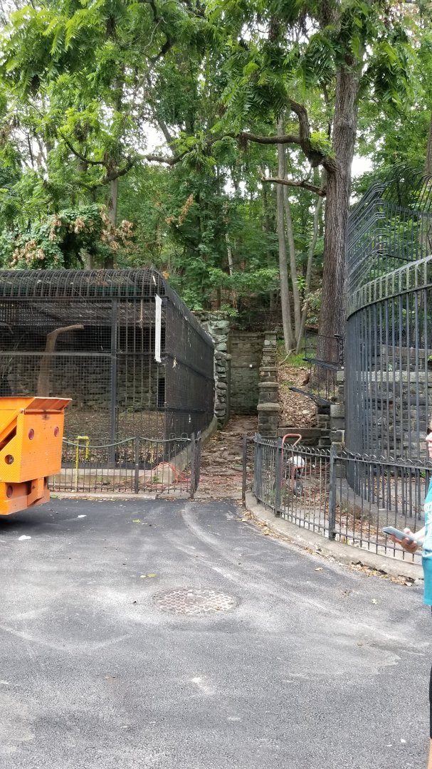 MD Zoo, Main Valley - Spiral stairs on original exhibit from 1876