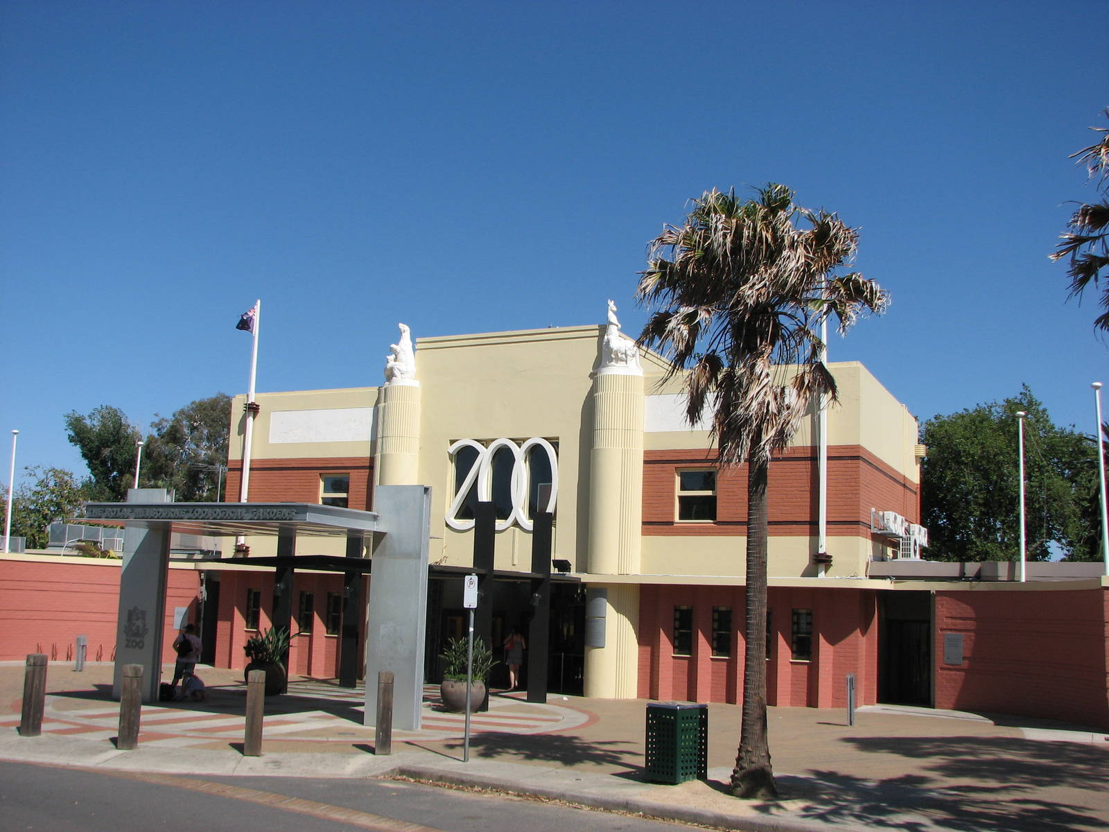 Melbourne Zoo 2008 - Historic main gate
