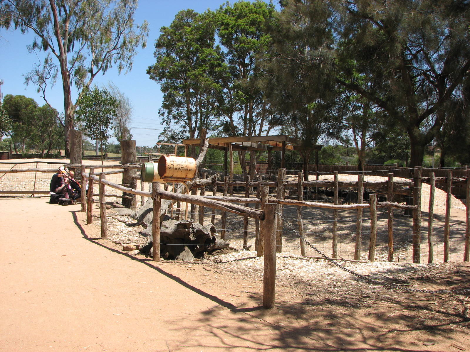 Melbourne Zoo 2008 - Kangaroo exhibit in the Australian Bush area