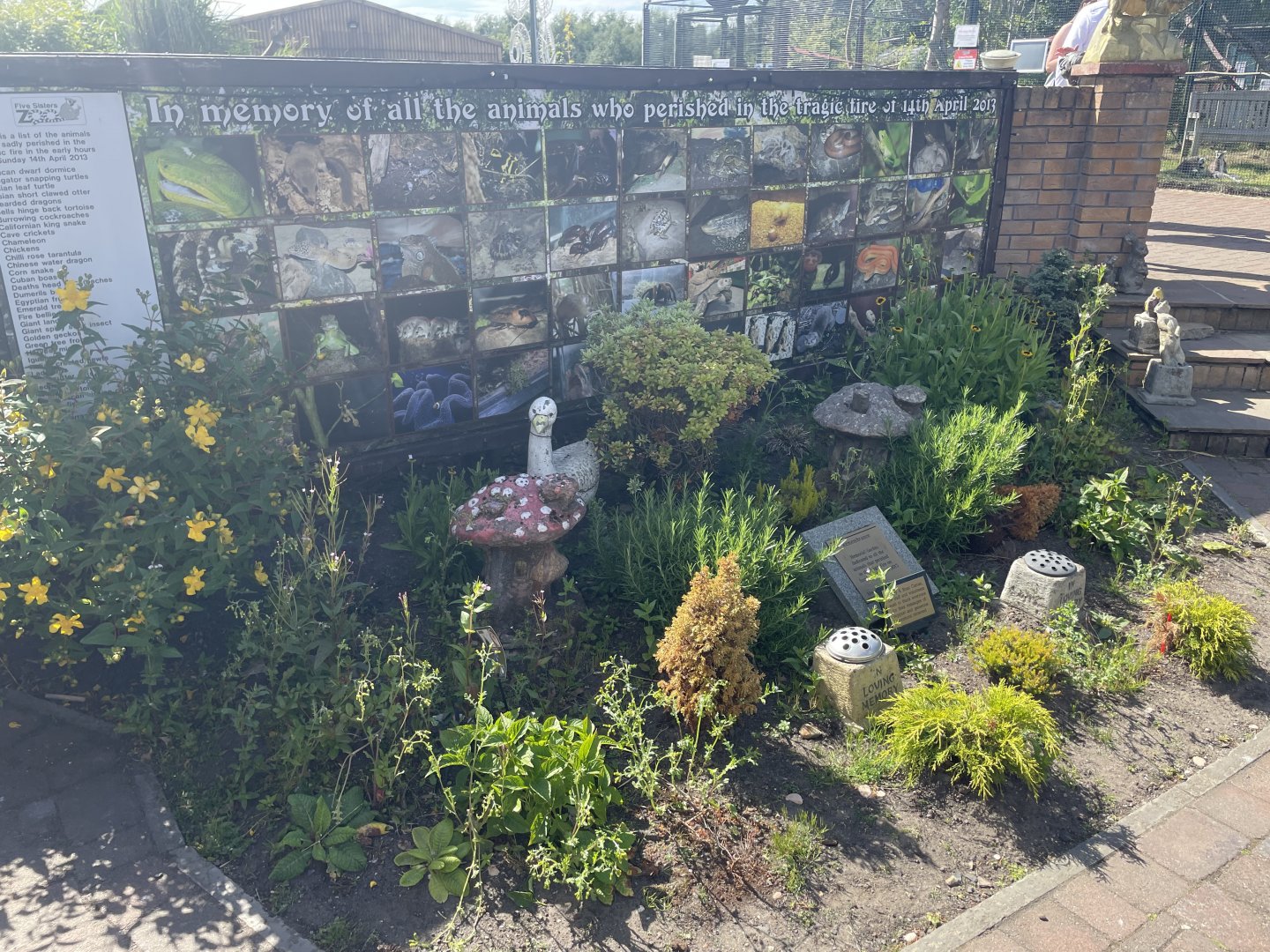 Memorial to animals killed in reptile house fire