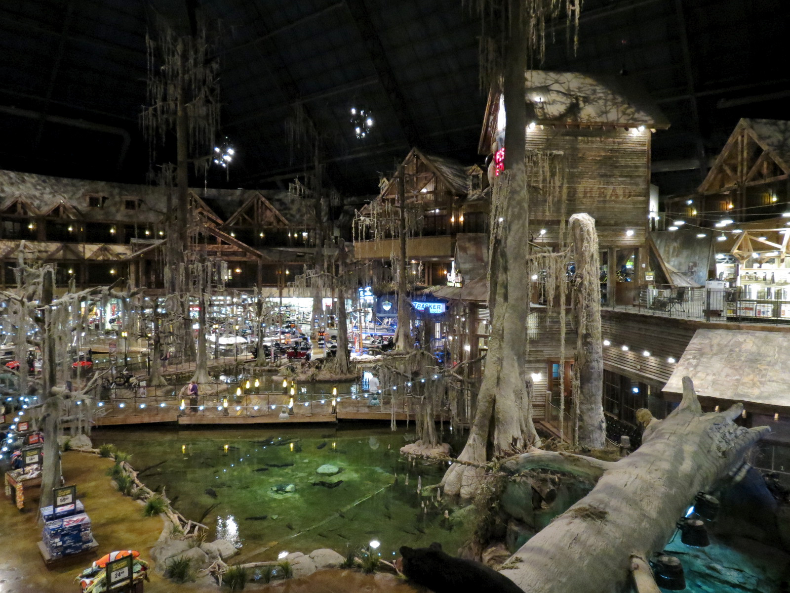 Memphis Bass Pro Shop - Native Fish Pond