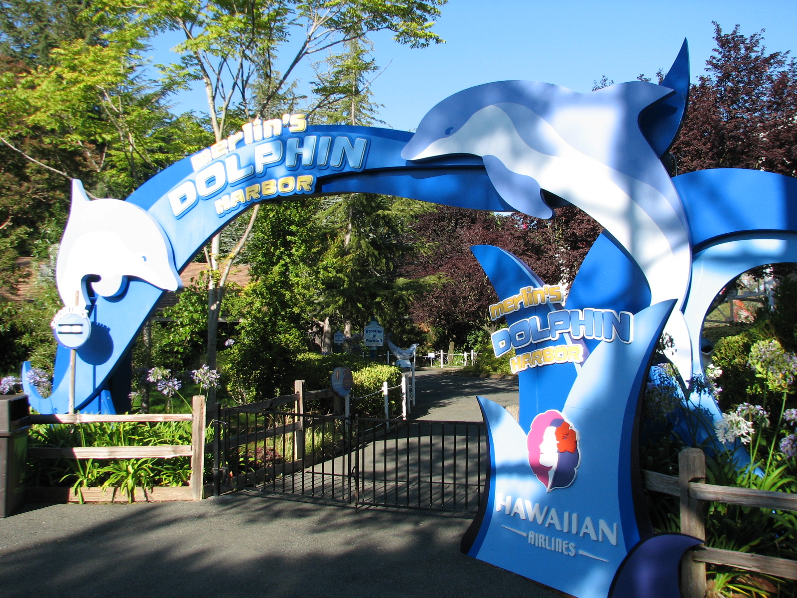 Merlins Dolphin Harbor - Entry