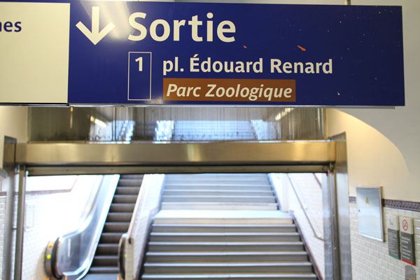 metro exit for zoo