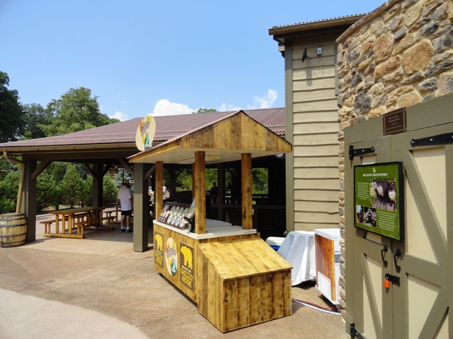 Mike and Mary Stark Grizzly Ridge - Education Animal Porch and Dippin Dots