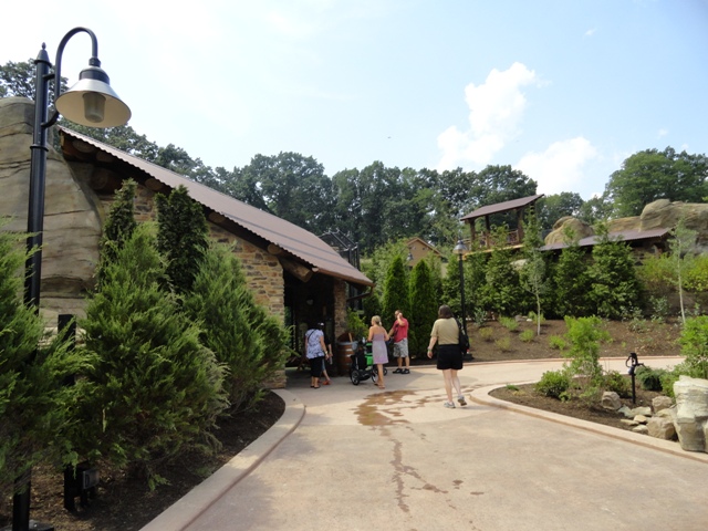 Mike and Mary Stark Grizzly Ridge - Entry to Grizzly Bear Viewing