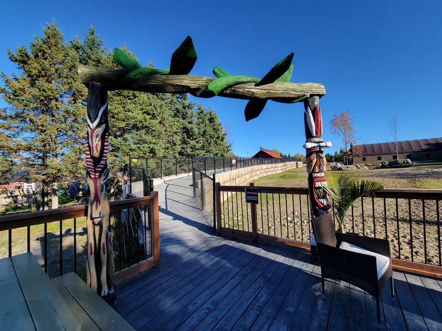 Miller Zoo - African savanna path