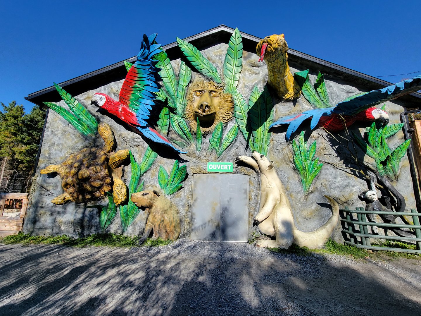 Miller Zoo - Pavillon Exotique entrance