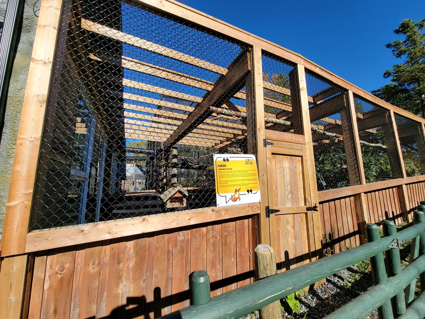 Miller Zoo - Pavillon Exotique, tamandua outdoor yard