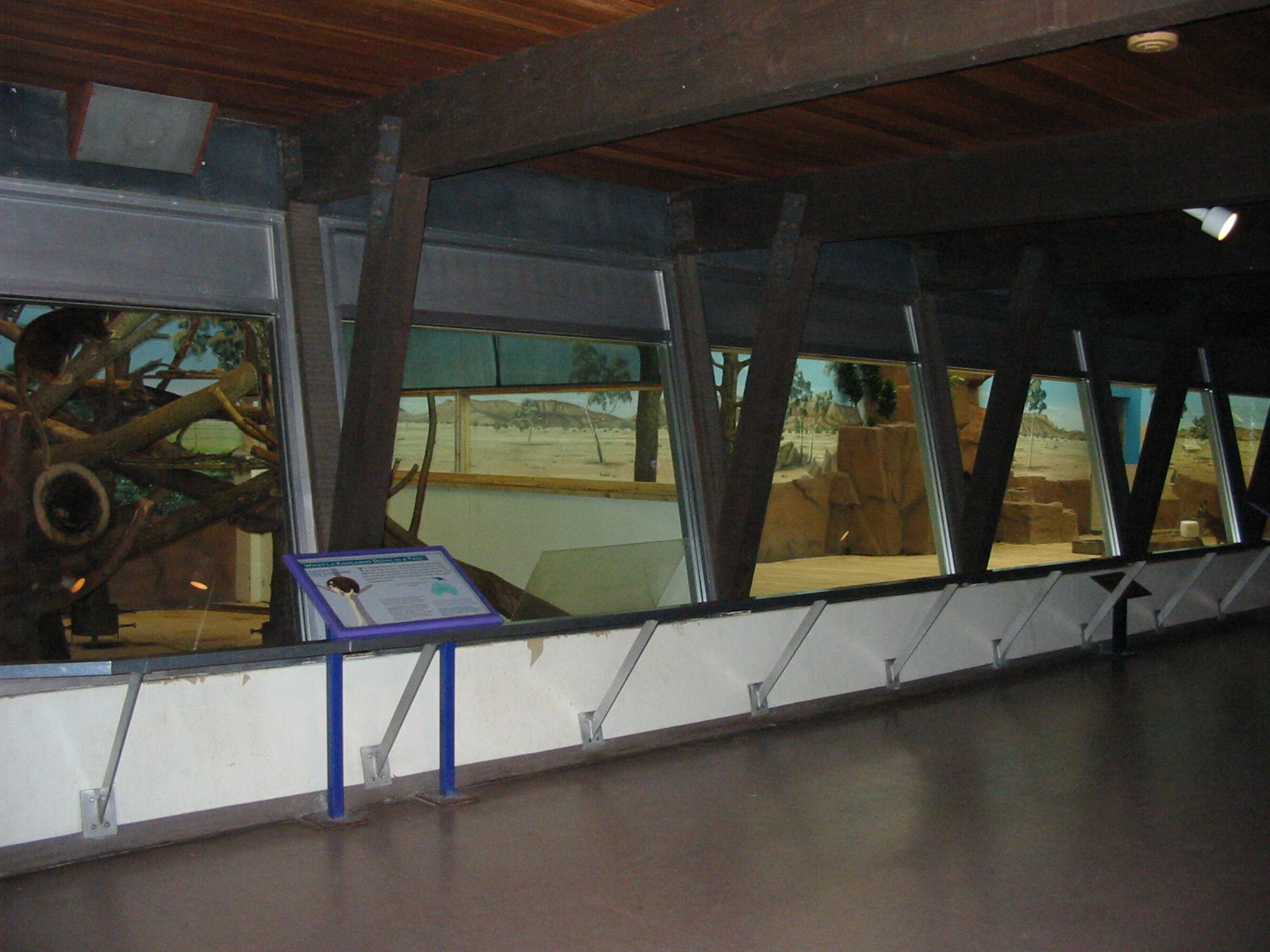 Milwaukee County Zoo 2003 - Inside the Australia House
