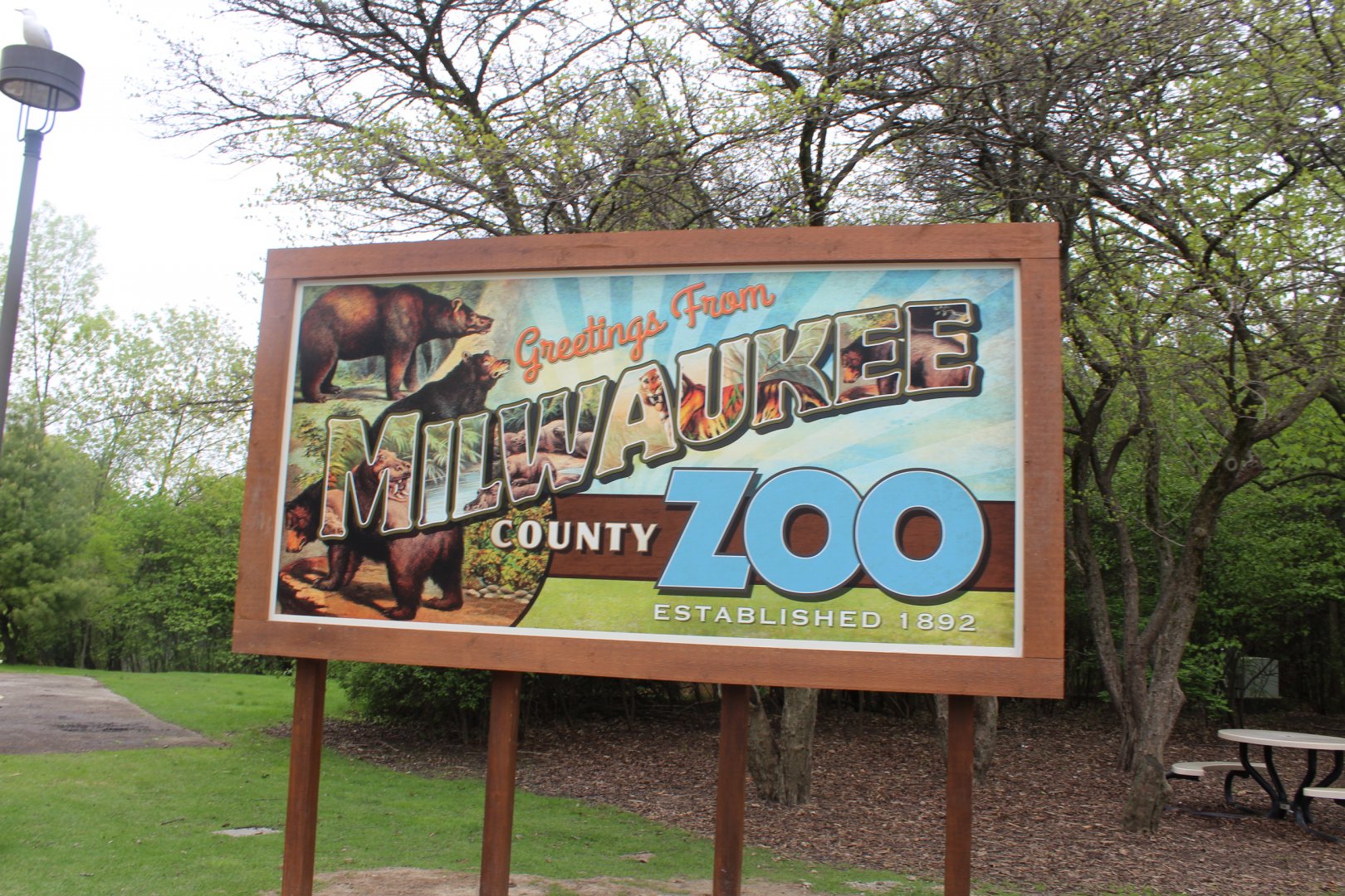 Milwaukee County Zoo Sign