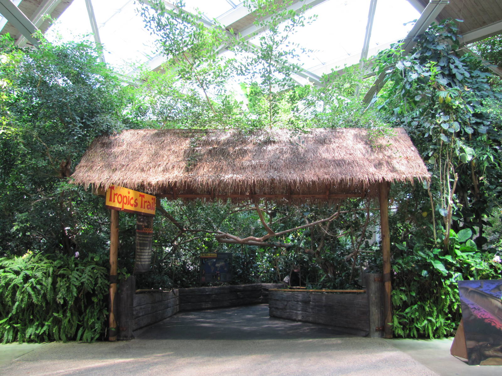 Minnesota Zoo 2010 - Indoor entrance to Tropics Trail