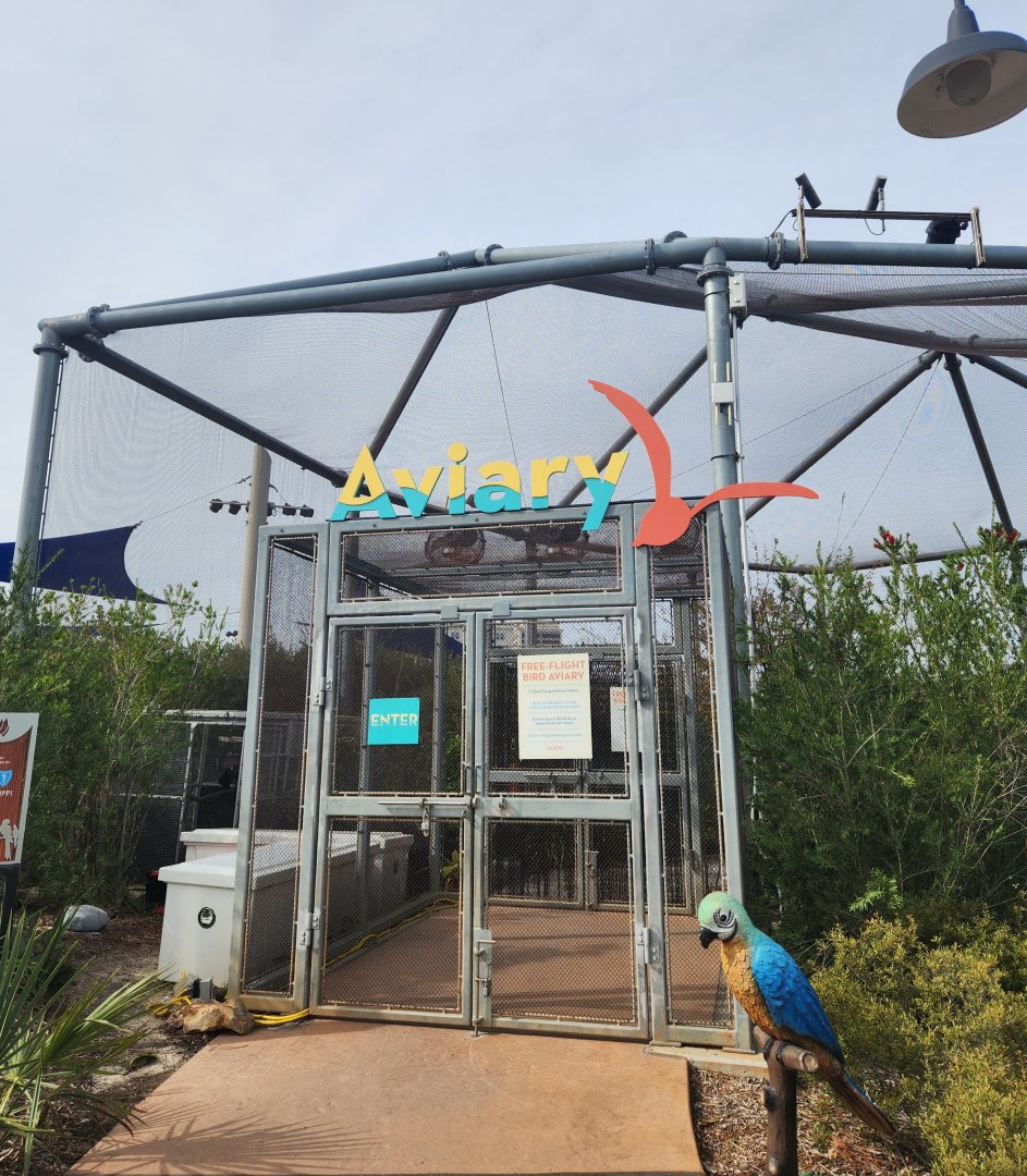 Mississippi Aquarium - Aviary entrance