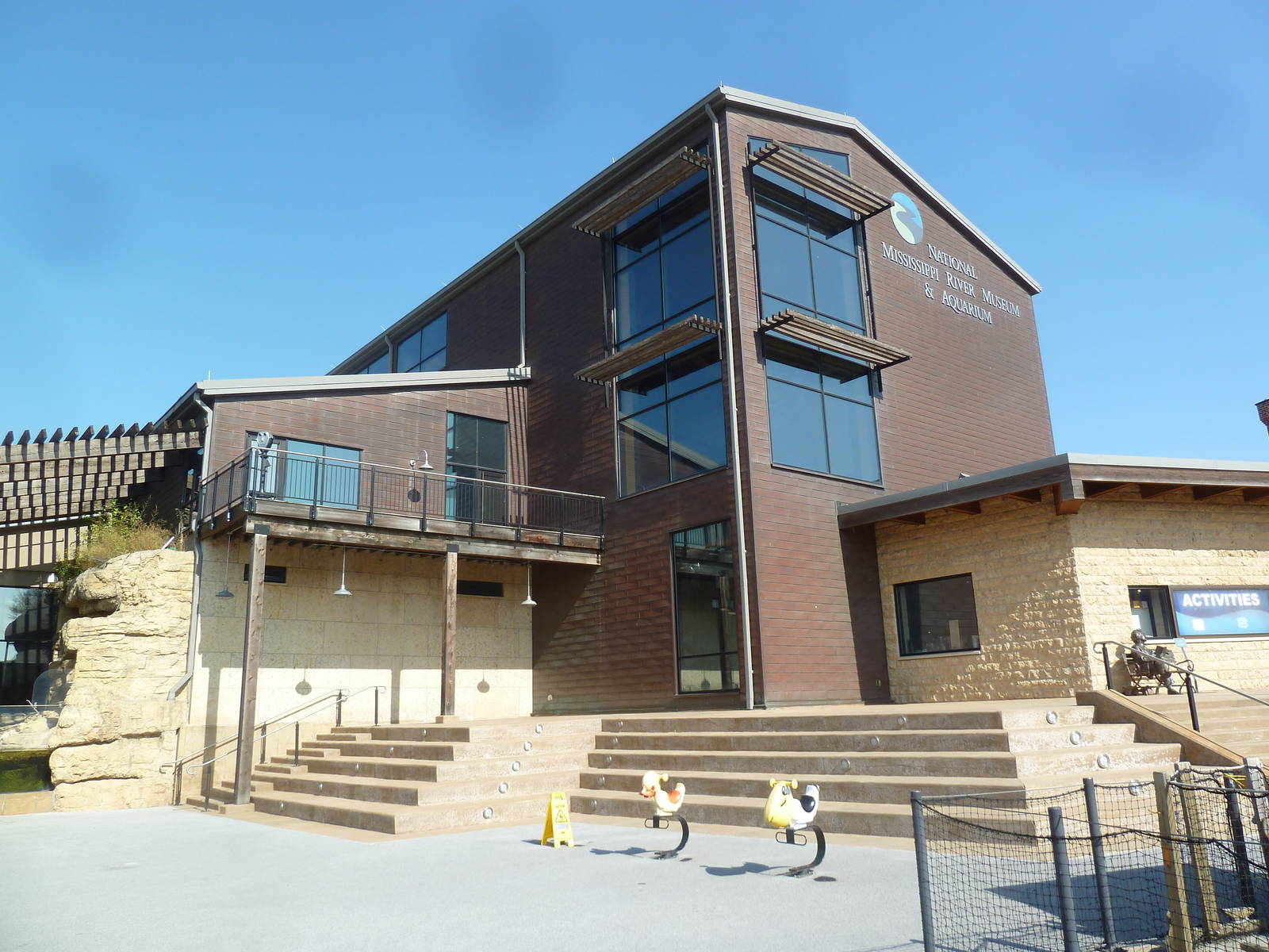 Mississippi River Center Building