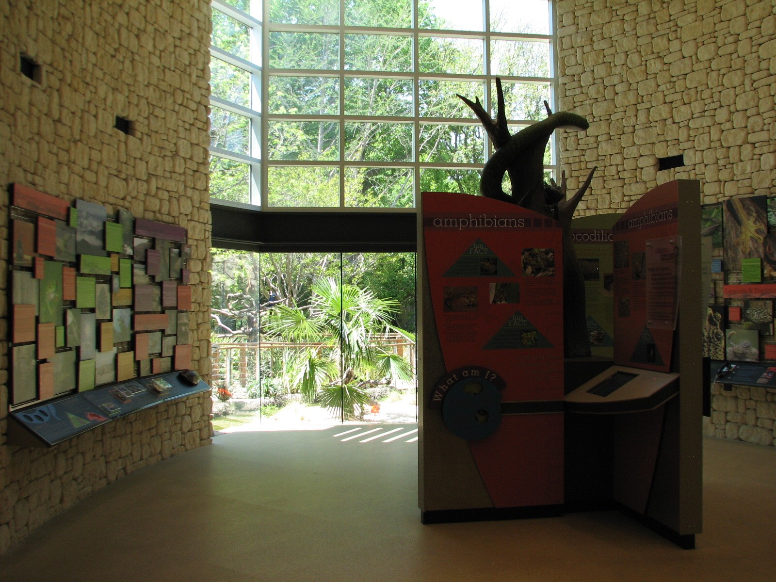 MOLA - Discovery Hub