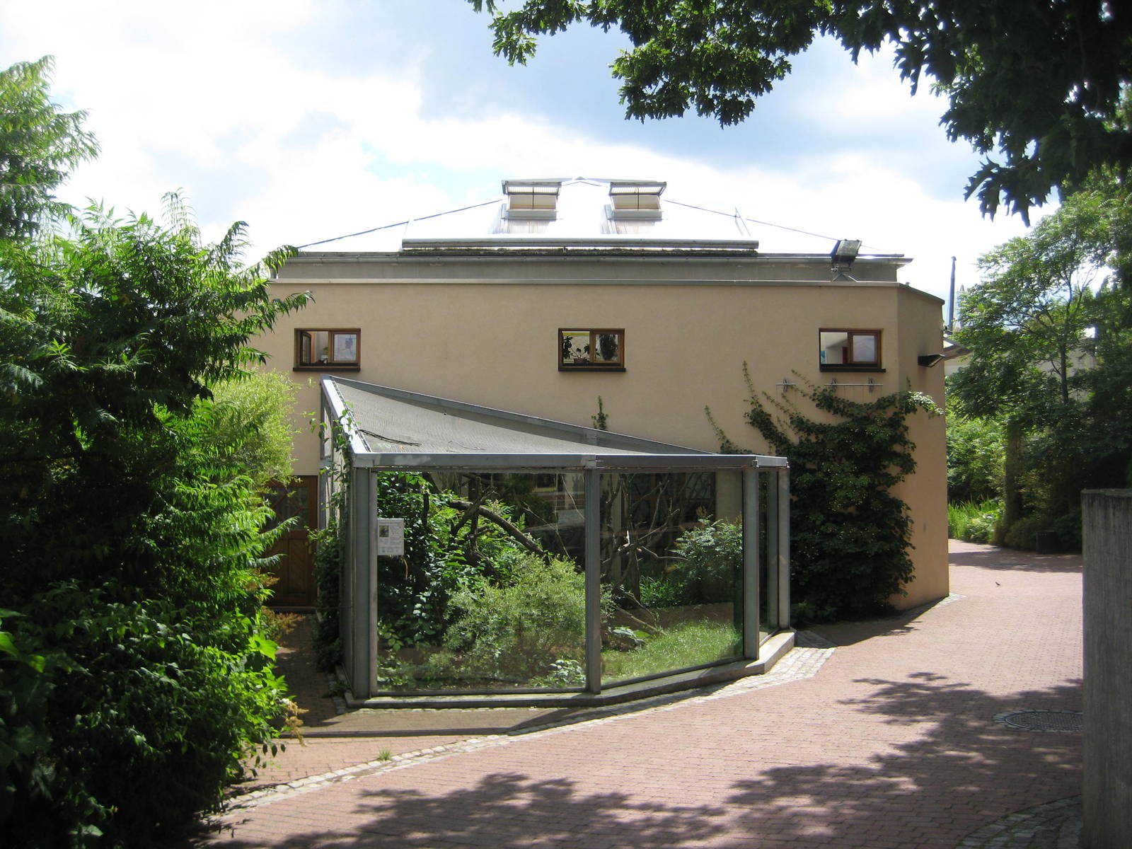 Monkey and Pygmyhippo House