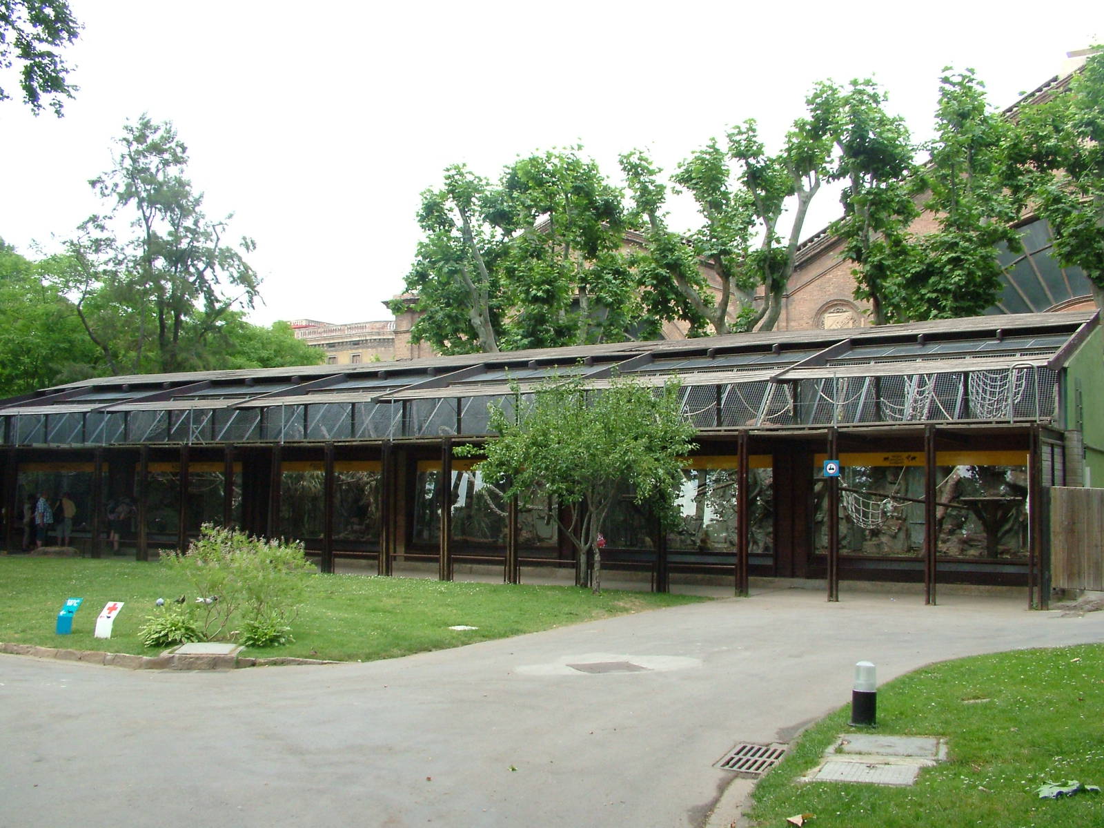 Monkey Exhibits at Barcelona, 30/05/11