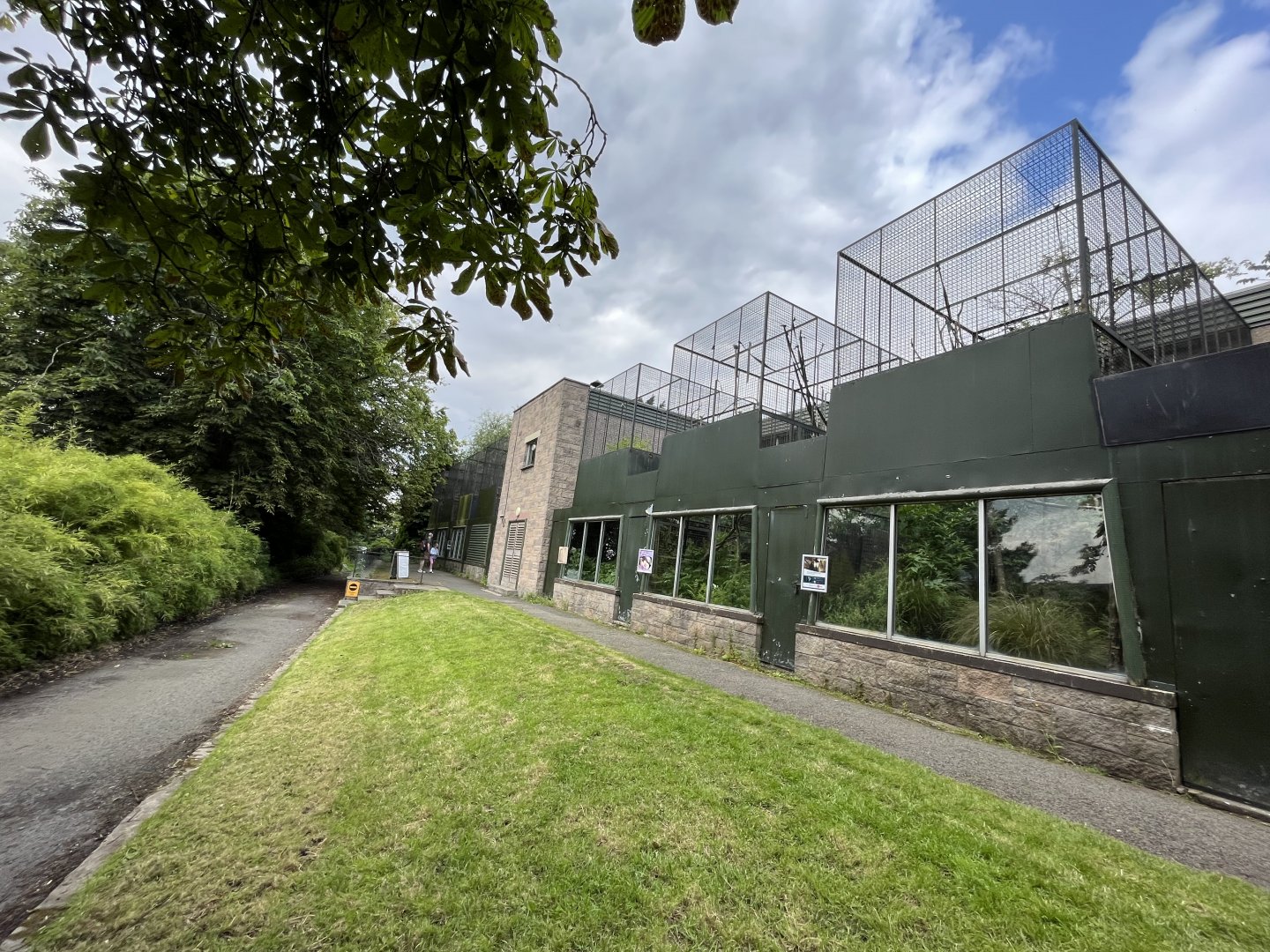 Monkey house cages 20.7.23