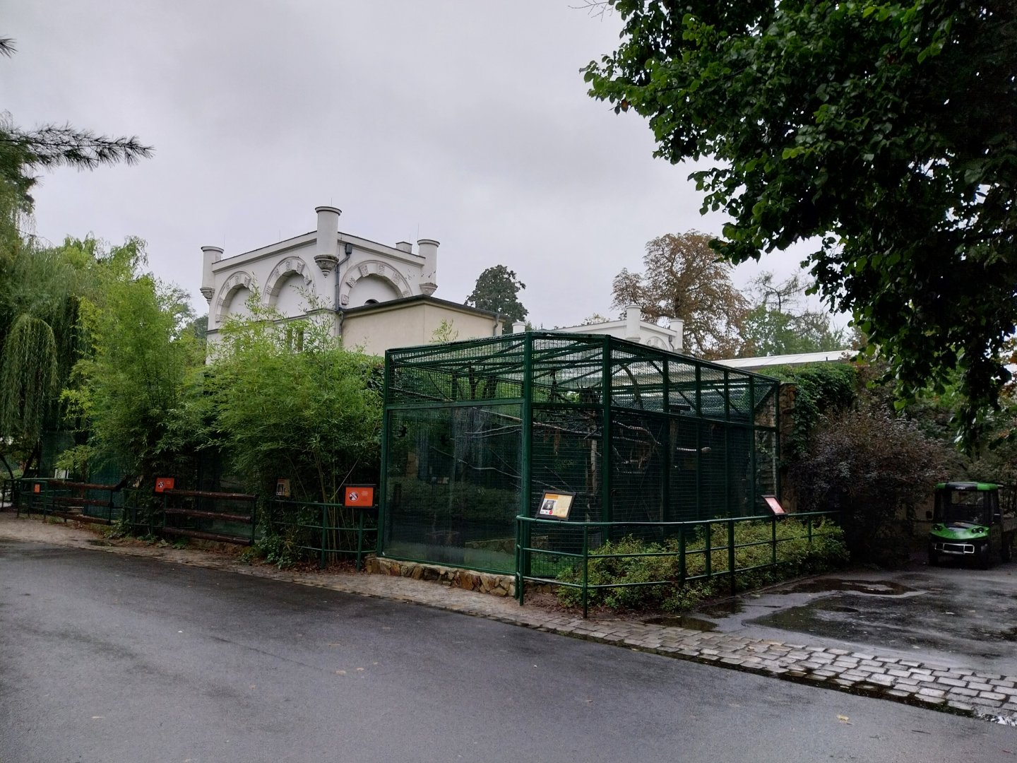 Monkey House - Eastern putty-nosed monkey enclosure