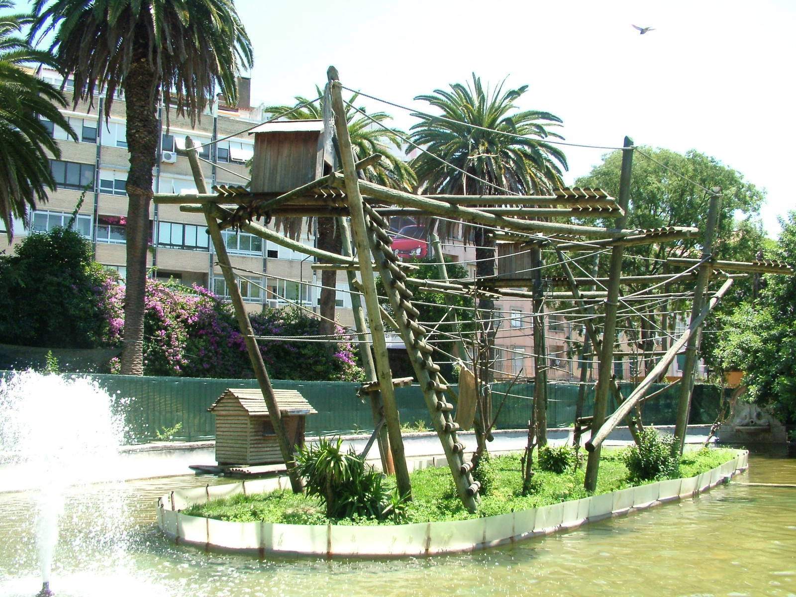 Monkey Island at Lisbon Zoo, 24/05/11