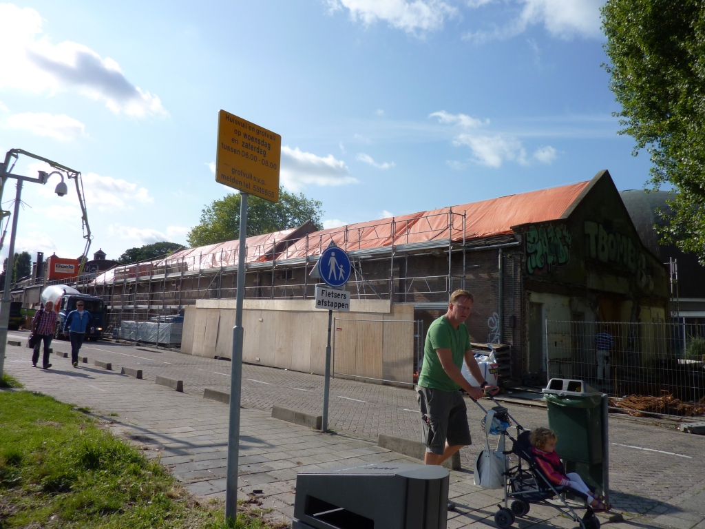 Monumental Bird and Primate House Artis August 2010