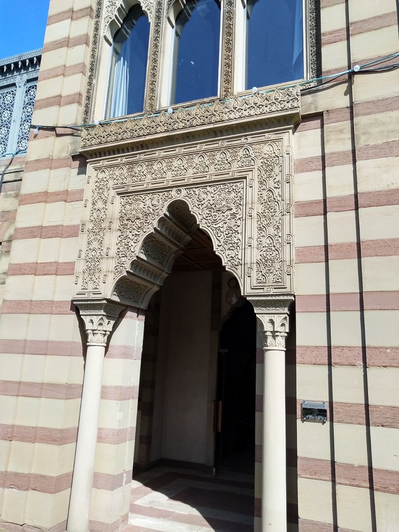 Moorish garden - Gatehouse detail