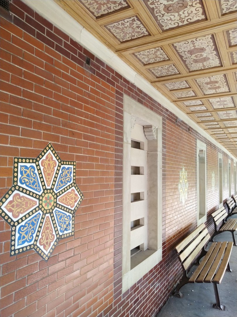 Moorish garden - "whispering" gallery