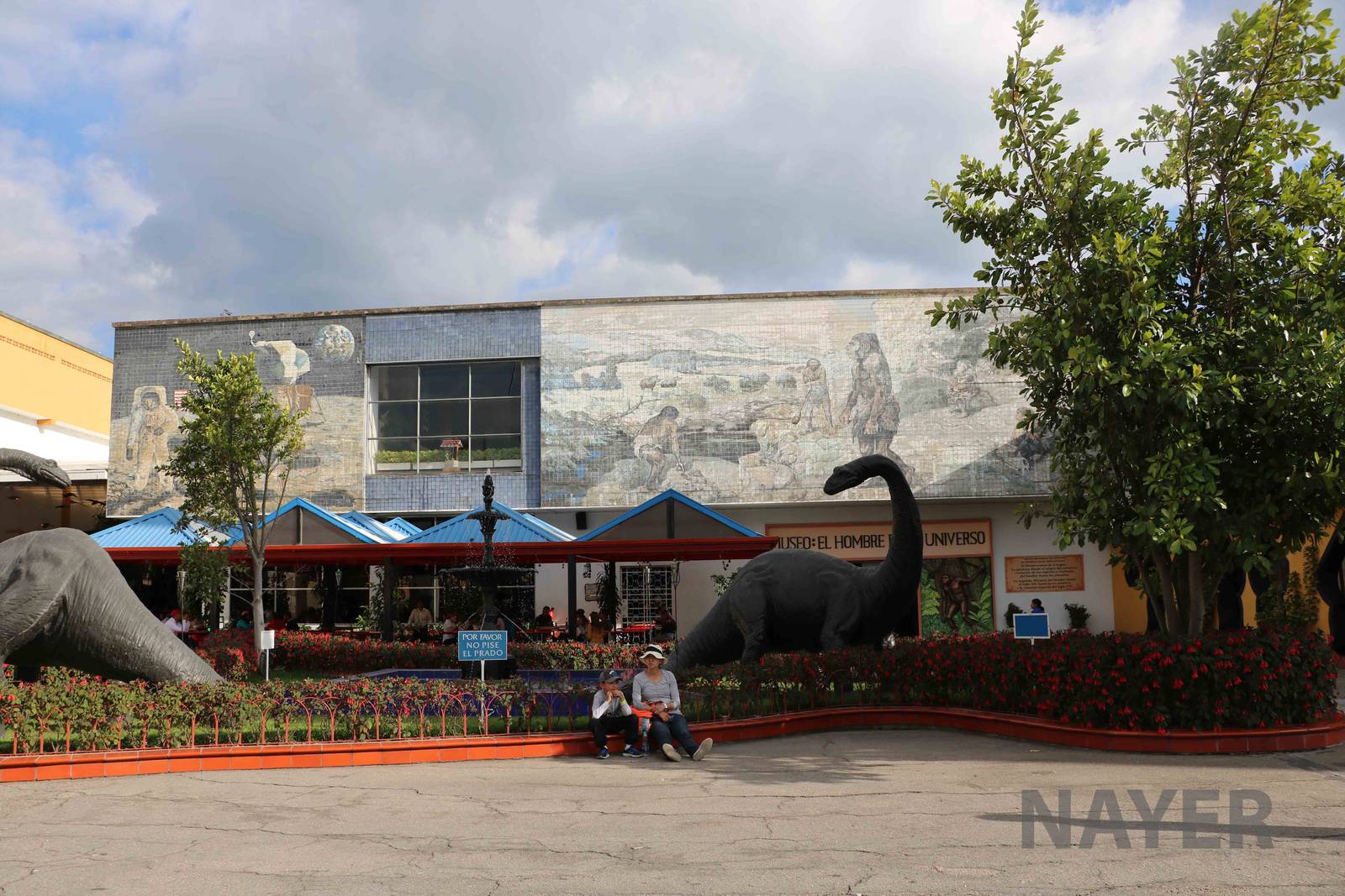 More dinosaurs and museums, March 2016