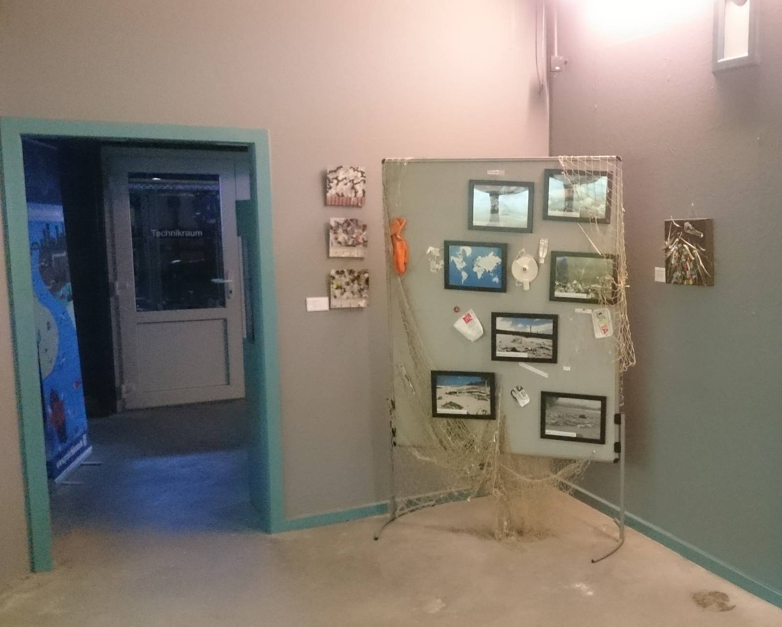 More information at Underwater viewing room