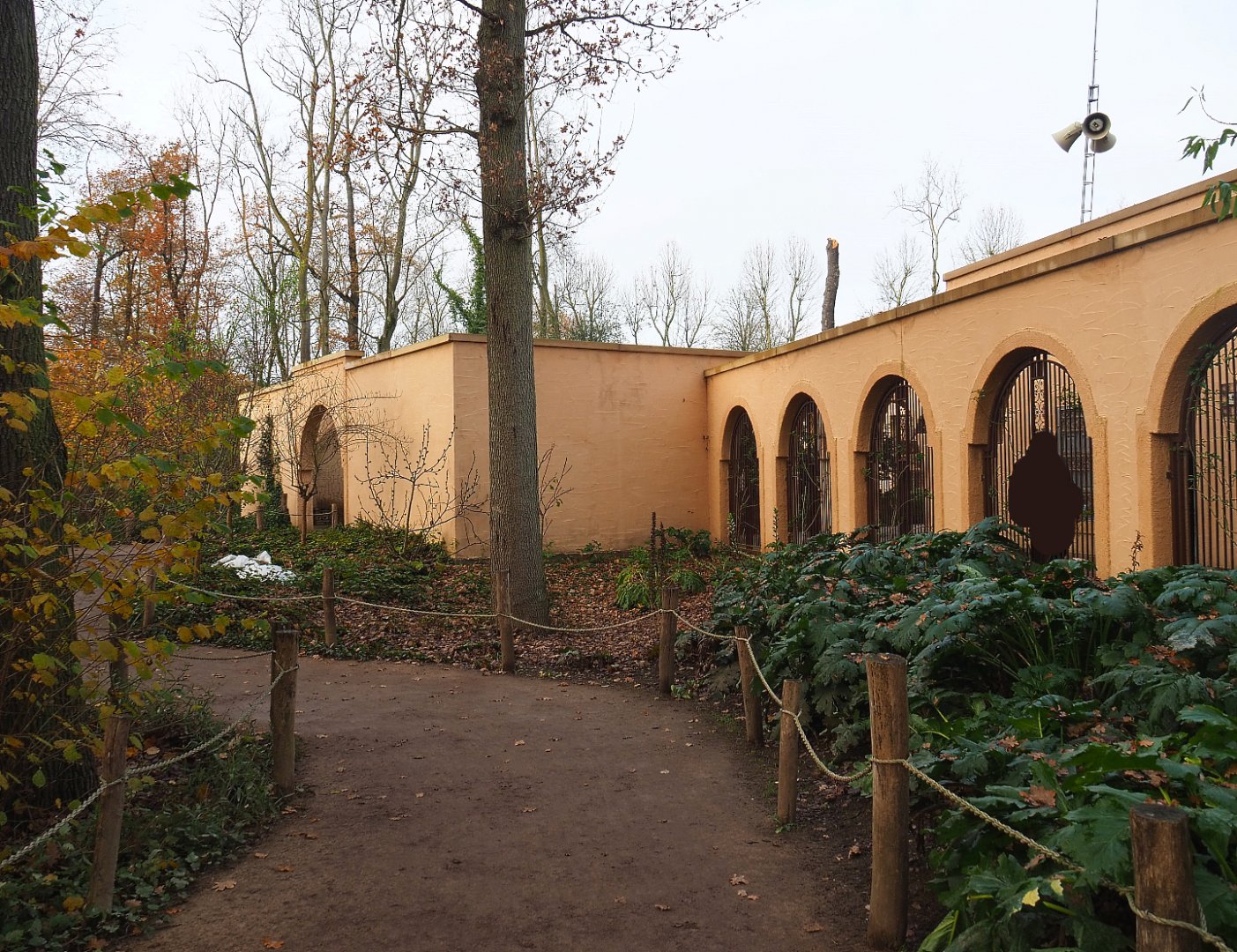 Moroccan pavilion next to the Barbary macaque exhibit, 2021-11-23