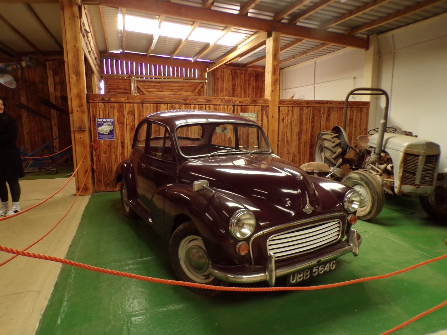 Morris Minor in tractor barn 14.10.23