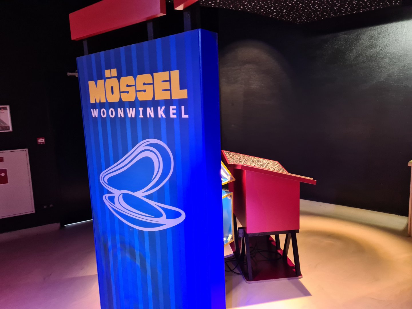 Mössel furnishings store in Wadden city