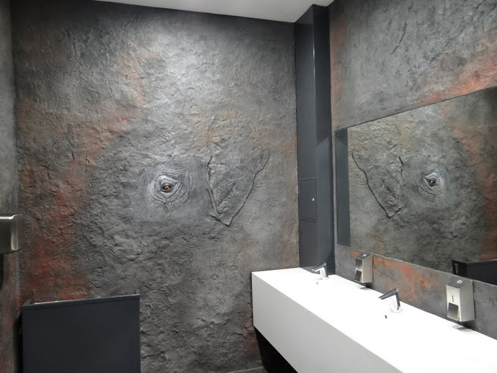 Motive on walls in new toilets