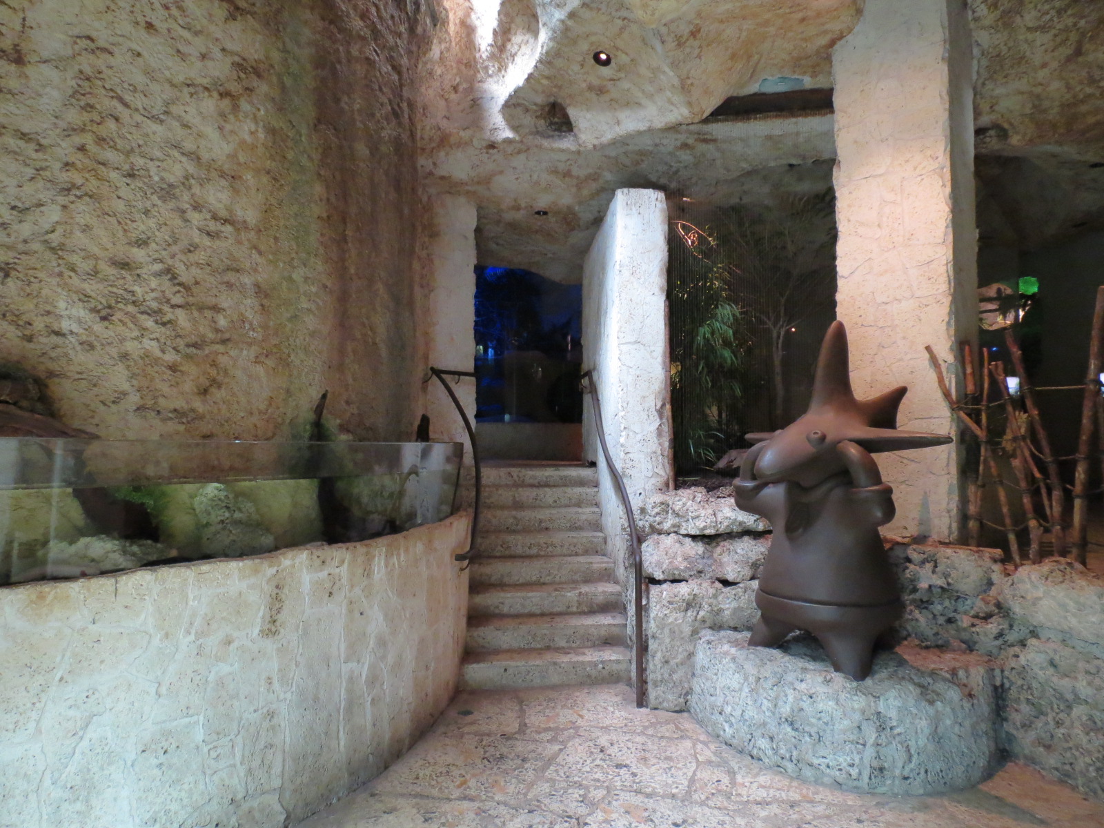 Mundo Maya - Hallway