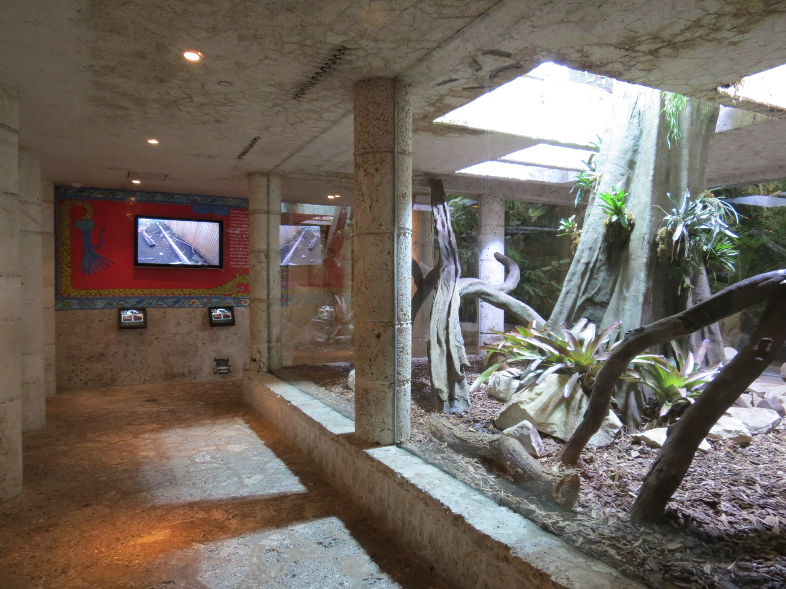 Mundo Maya - Temple of the Jaguar
