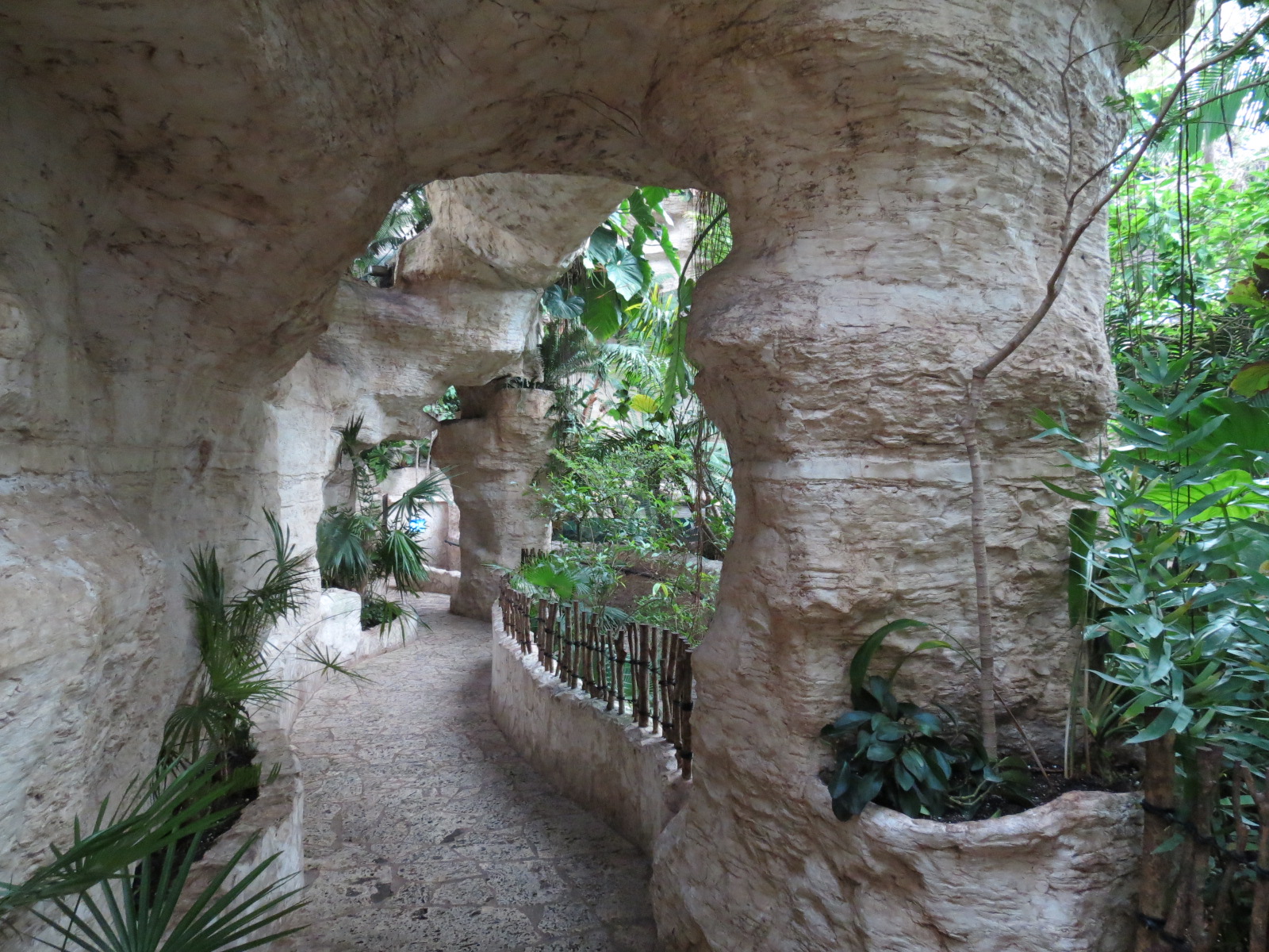 Mundo Maya - Upper Level Path