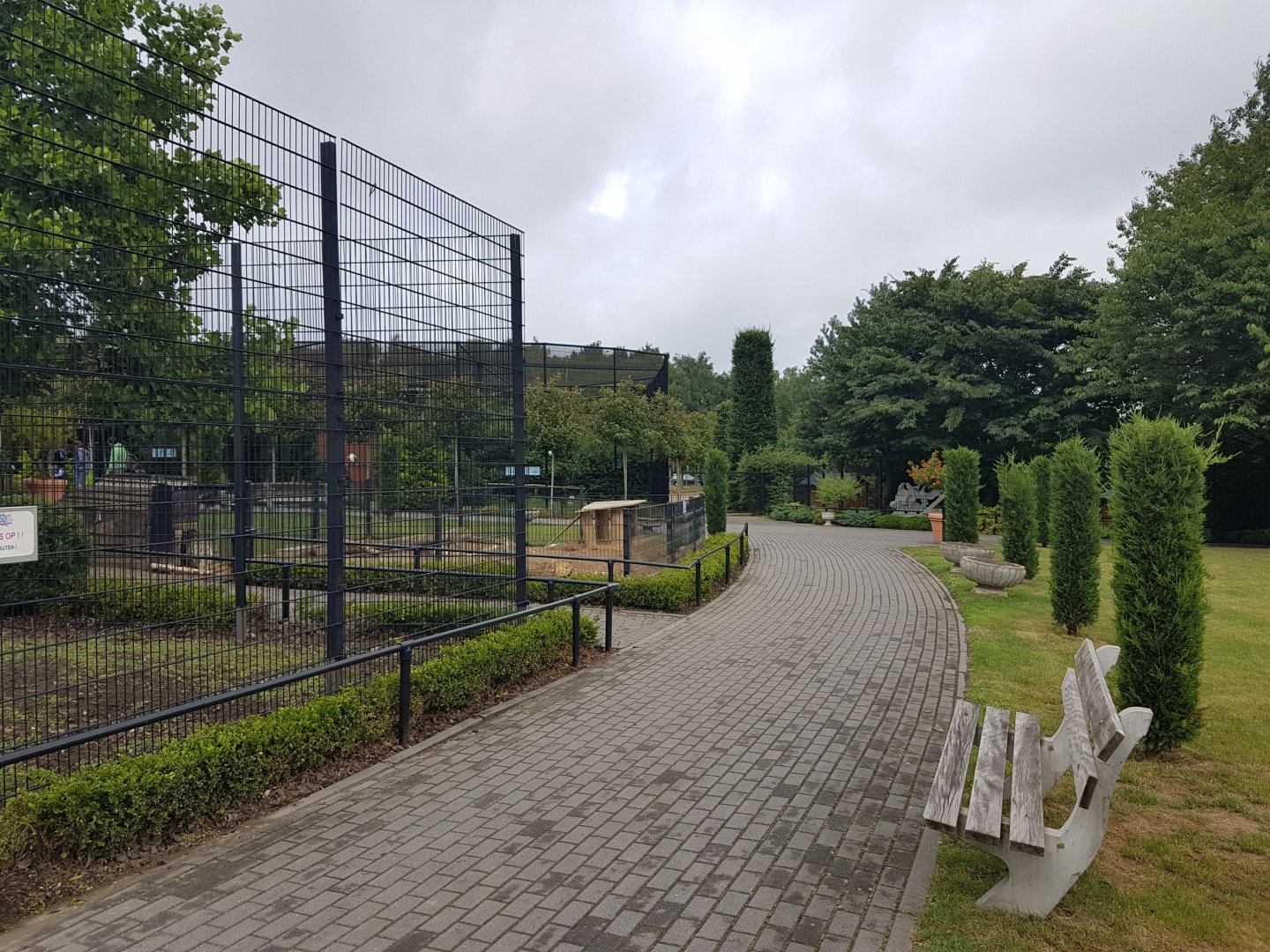 Muntjac and Porcupine-enclosure