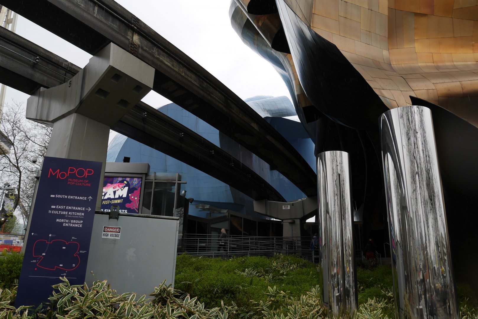 Museum of Pop Culture - My First US Zoo Trip