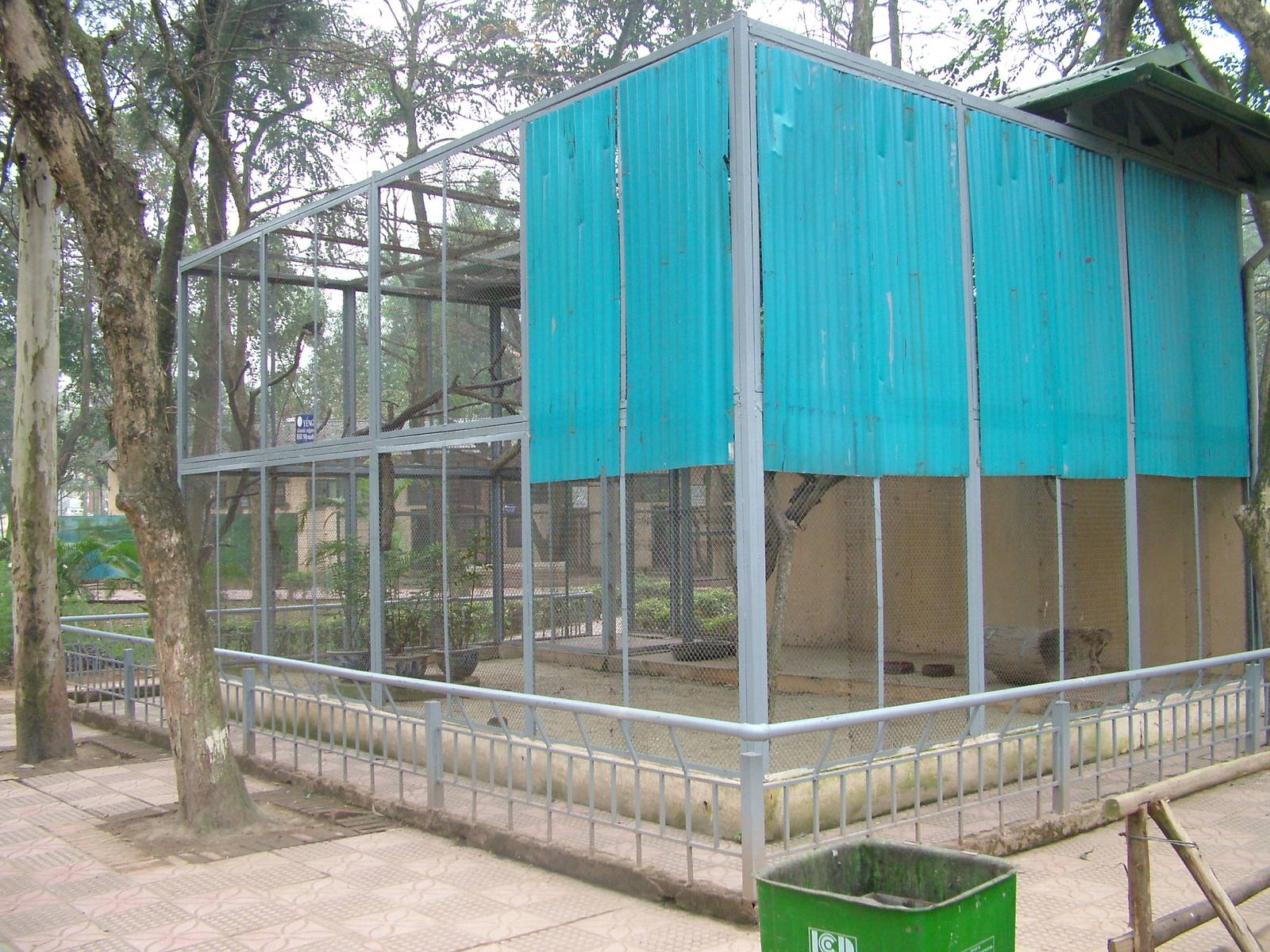 Mynah Aviary at Hanoi Zoo, 15/03/12
