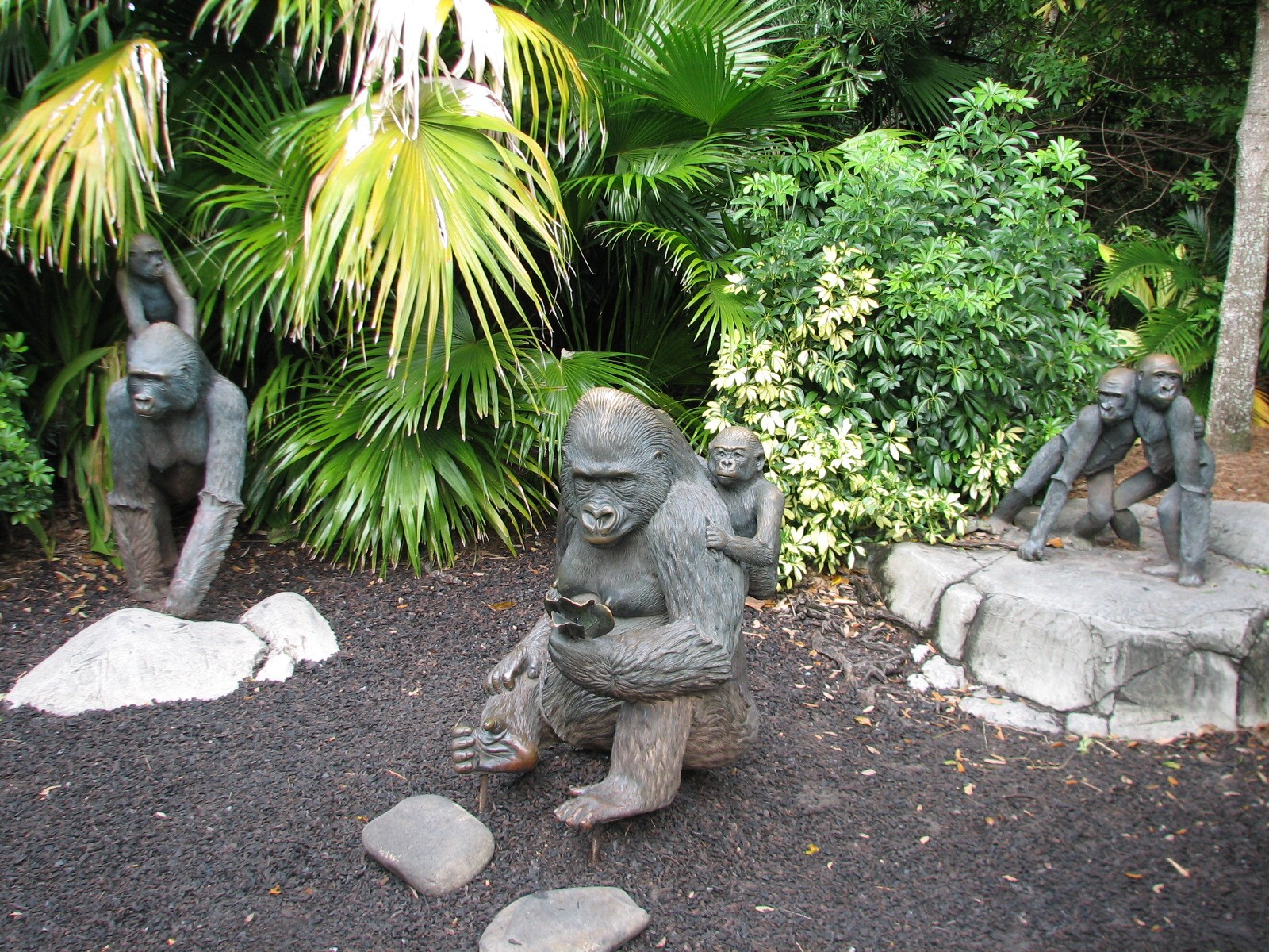 Myombe Reserve - Gorilla Statues
