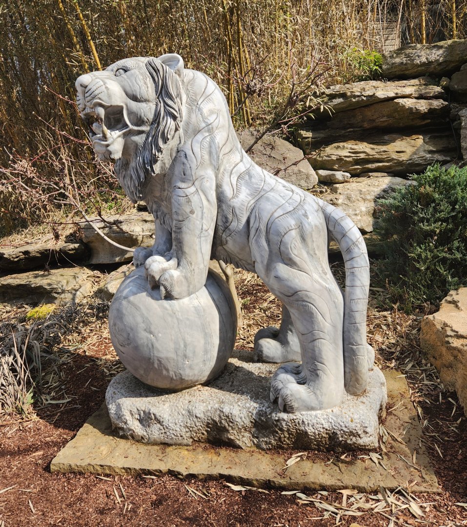 Nashville Zoo - Lion-looking statue at Tiger Crossroads